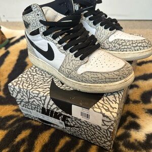 Nike Men's Black and White Elephant Print Sneakers
